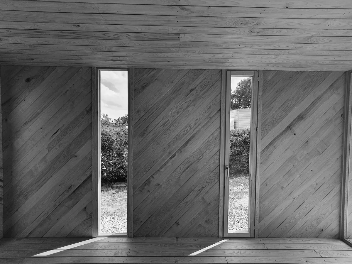 Finestre in legno design minimale in architettura contemporanea — Falegnameria Negro Andorno Micca